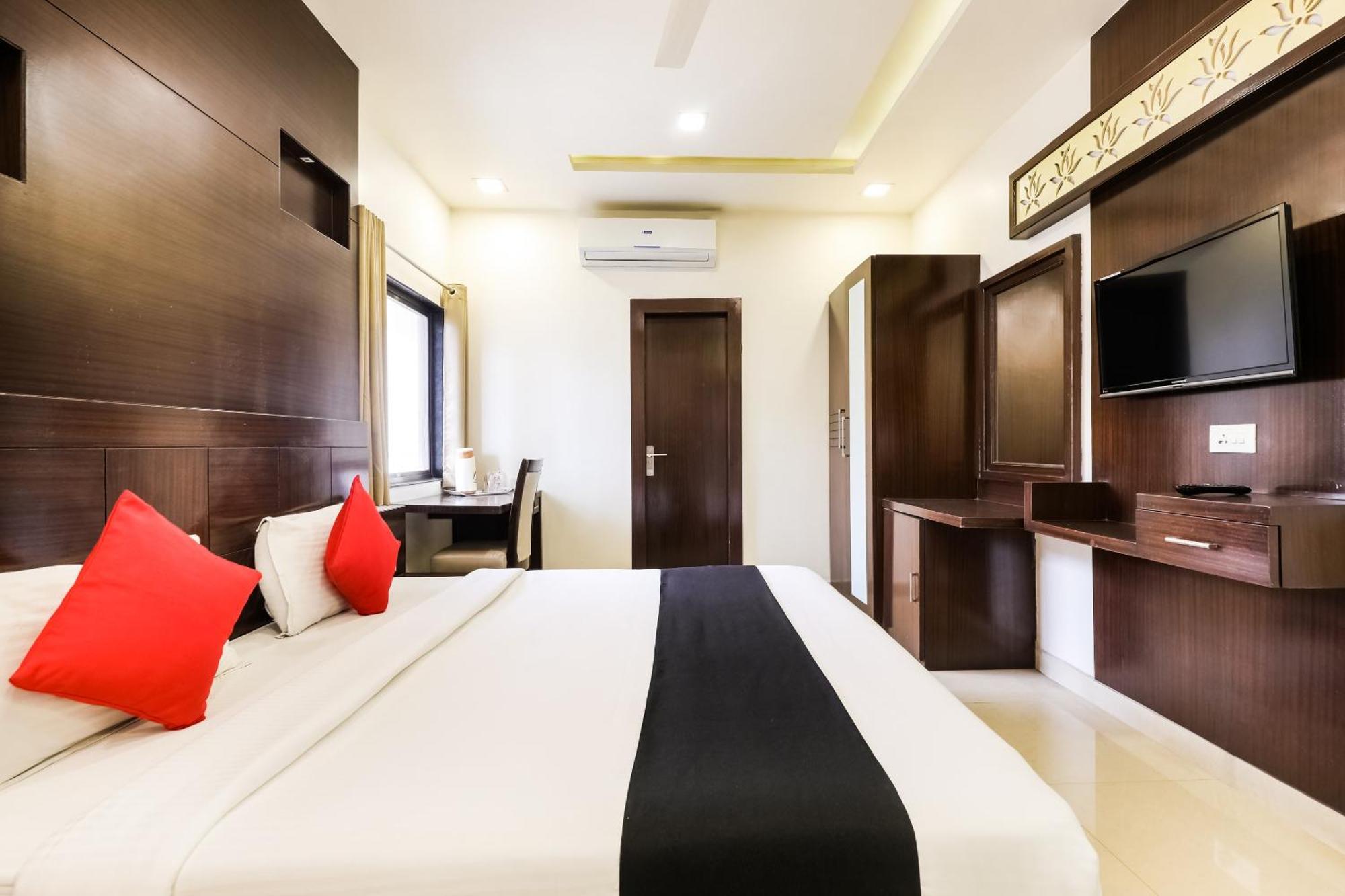 Super Townhouse Lalghati Near Airport Бхопал Экстерьер фото