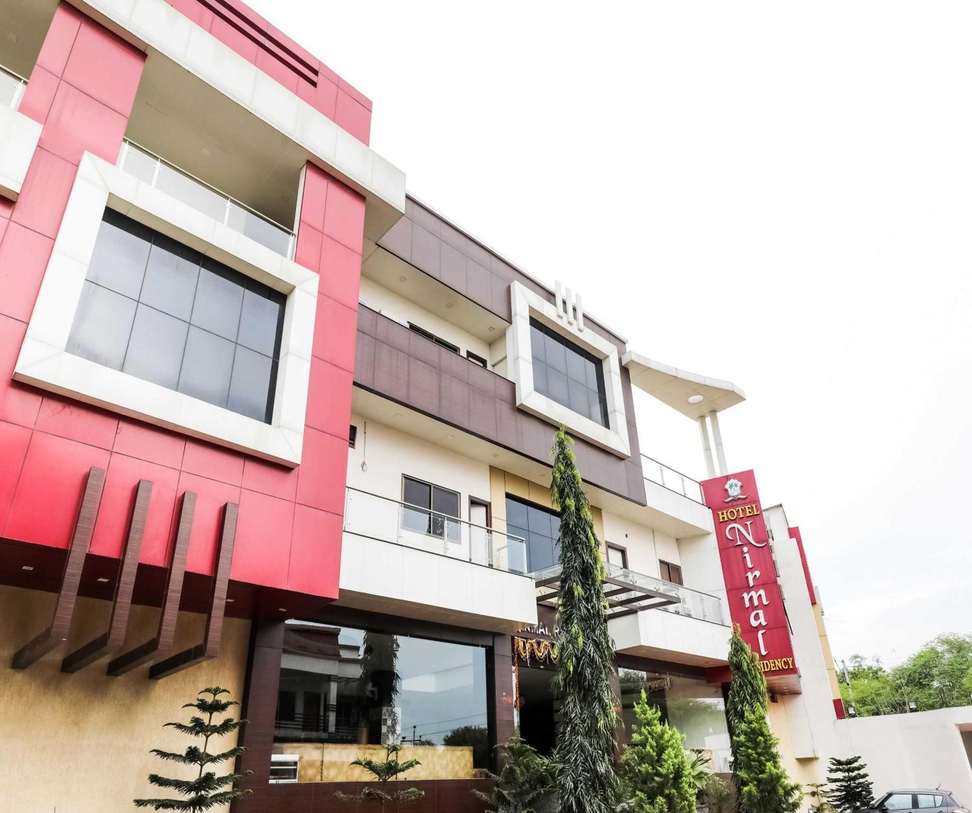 Super Townhouse Lalghati Near Airport Бхопал Экстерьер фото