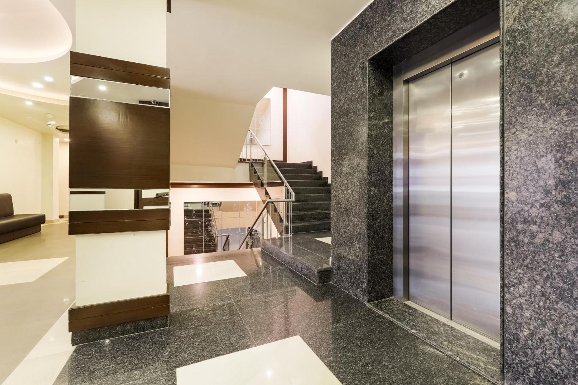 Super Townhouse Lalghati Near Airport Бхопал Экстерьер фото