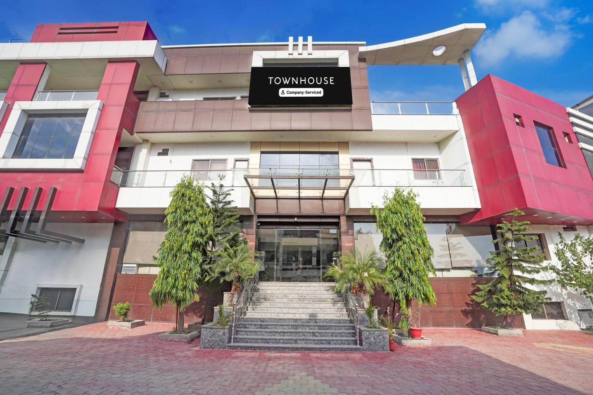 Super Townhouse Lalghati Near Airport Бхопал Экстерьер фото