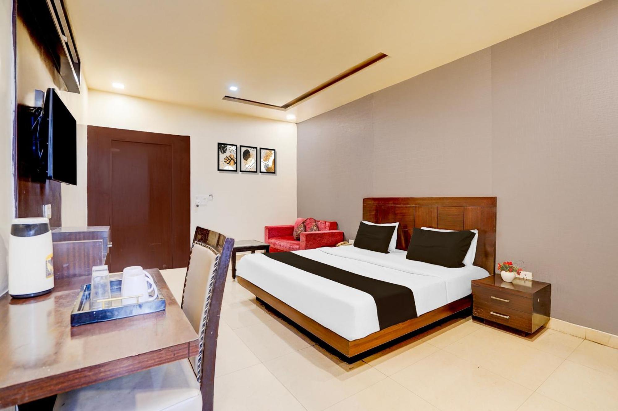 Super Townhouse Lalghati Near Airport Бхопал Экстерьер фото